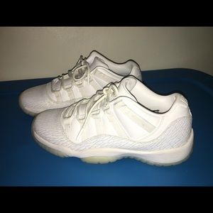 Jordan 11 Retro Low. Heiress Pure Platinum (GS)